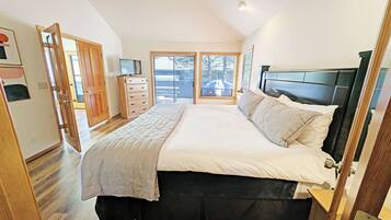 4 bedrooms, iron/ironing board, internet