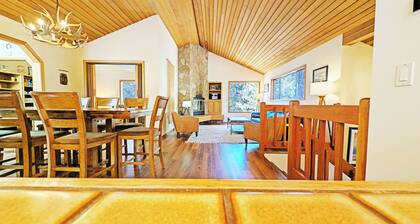 Alpine 4 - SHARC, Hot Tub, A/C, Light & Bright!