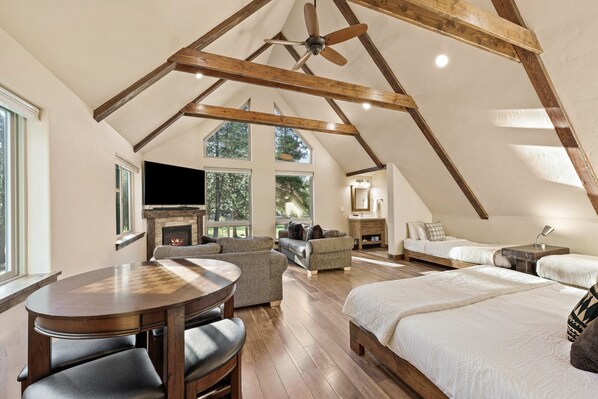 5 makuuhuonetta, silitysrauta/-lauta, internet