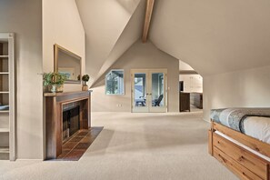 5 habitaciones, tabla de planchar con plancha y internet 