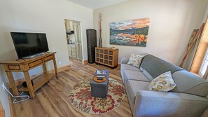 Smart-tv, pejs, bordtennisbord