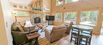 Aspen Place - River Access, Ping Pong, Gorgeous Home & Location
