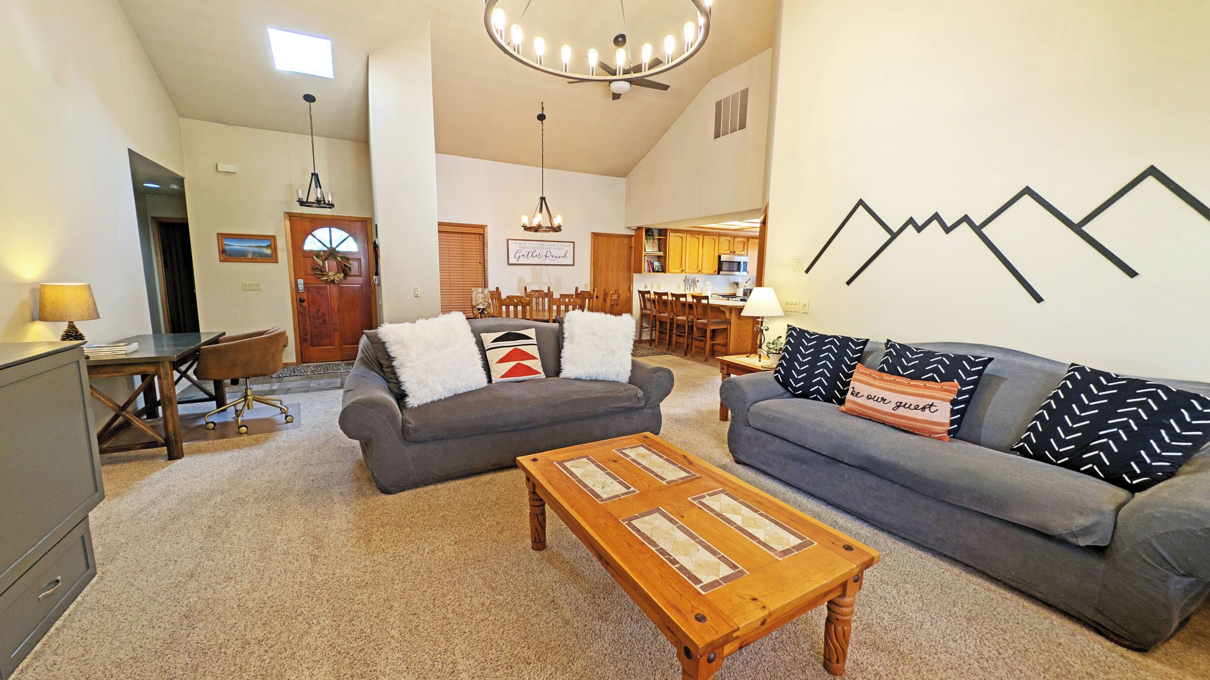 Smart TV, fireplace, ping pong