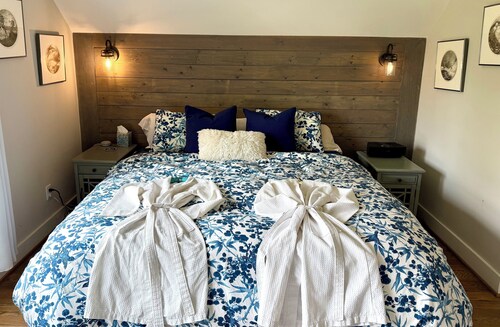 Capital Cottage-Merrimon-Wynne, Garage, Walkable!