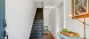 Stylish Remodeled Starland Retreat, Near Starland Yard, Downtown, Food + SCAD!