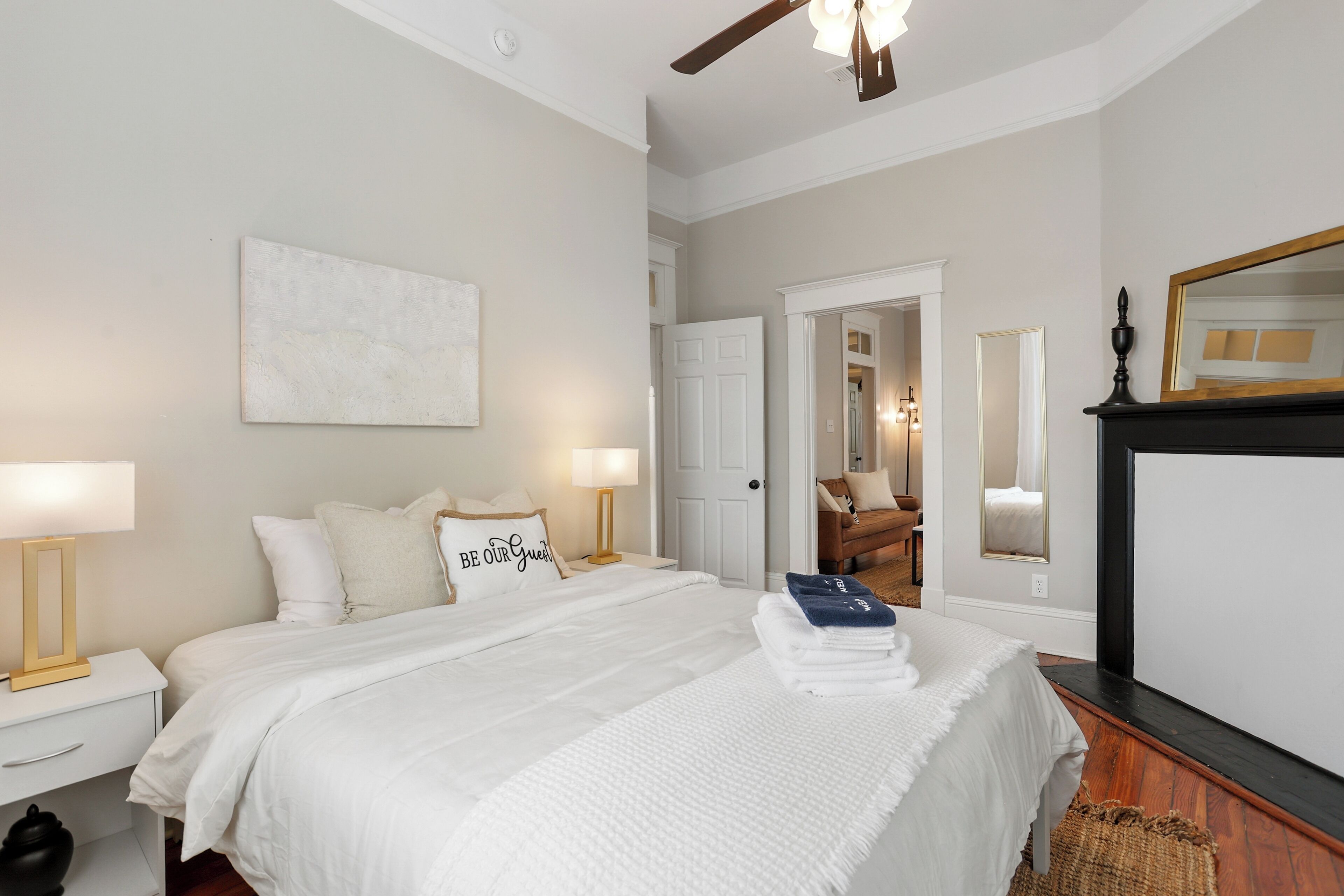 2 habitaciones, tabla de planchar con plancha y wifi gratis 