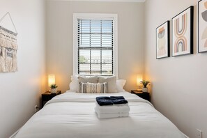 2 bedrooms, iron/ironing board, free WiFi, bed sheets