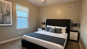 4 habitaciones, tabla de planchar con plancha, wifi y ropa de cama