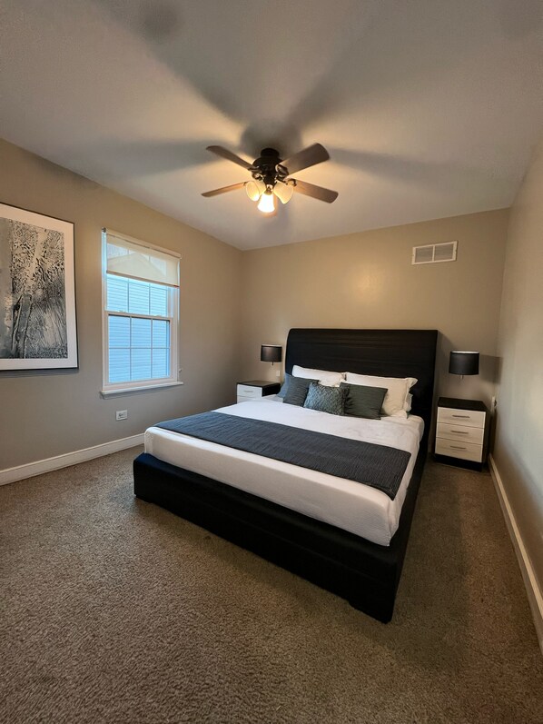 4 bedrooms, iron/ironing board, WiFi, bed sheets