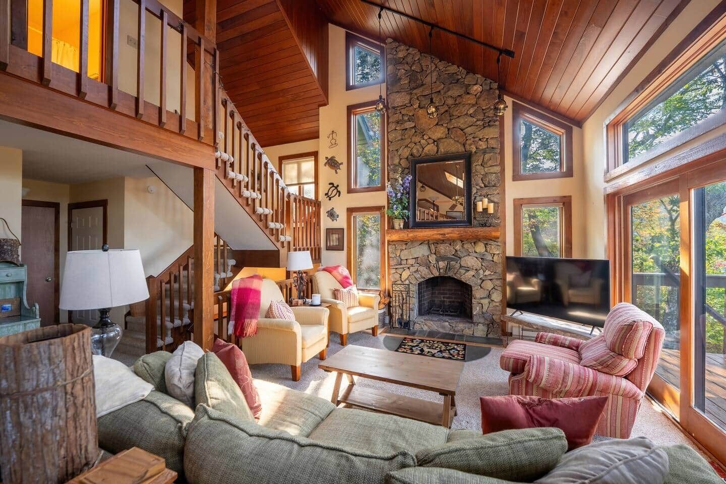 Télévision, cheminée