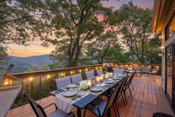 تناول الطعام بالخارج