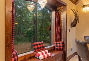 Interior - Stocked Pond Access | Disc Golf | Hot Tub (Broken Bow)