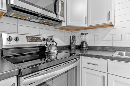 West Side Cozy Home, Pet Friendly