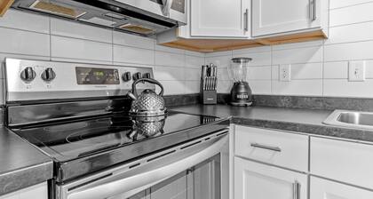 West Side Cozy Home, Pet Friendly