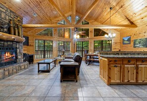 Smart TV, fireplace