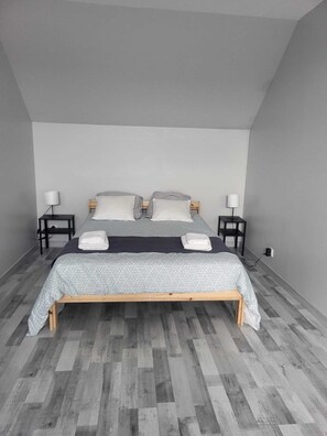 8 chambres, Wi-Fi, draps fournis