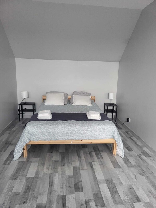 8 chambres, Wi-Fi, literie fournie