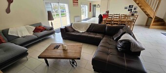 Large 8-bedroom house in the countryside - ideal for families & friends