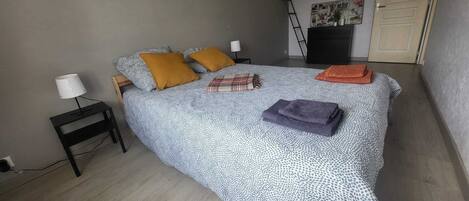 8 habitaciones, wifi y ropa de cama