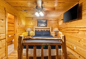 3 bedrooms, iron/ironing board, free WiFi, bed sheets