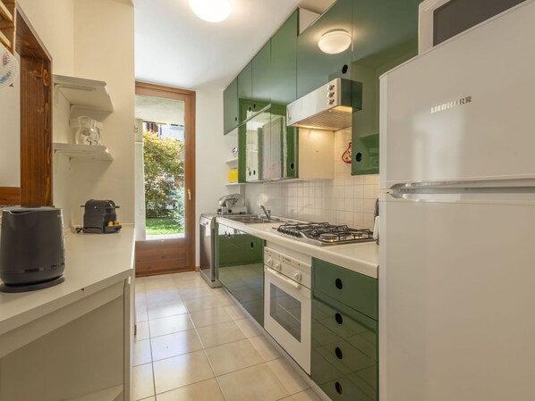 Microwave, oven, dishwasher