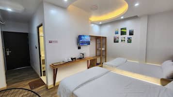 Kamar Quadruple Superior, patio, pemandangan gunung | Meja kerja dan Wi-Fi gratis