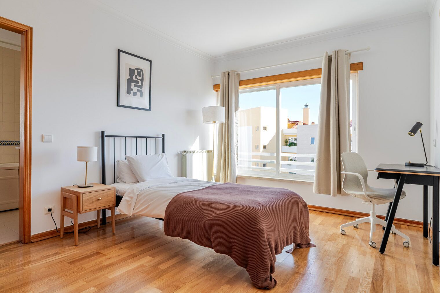 3 soverom, strykejern/-brett, wi-fi og sengetøy