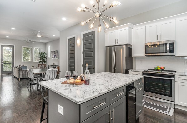 Fridge, microwave, oven, stovetop - Cypress - Private Rooftop Patio - Mins to Broadway (Nashville)