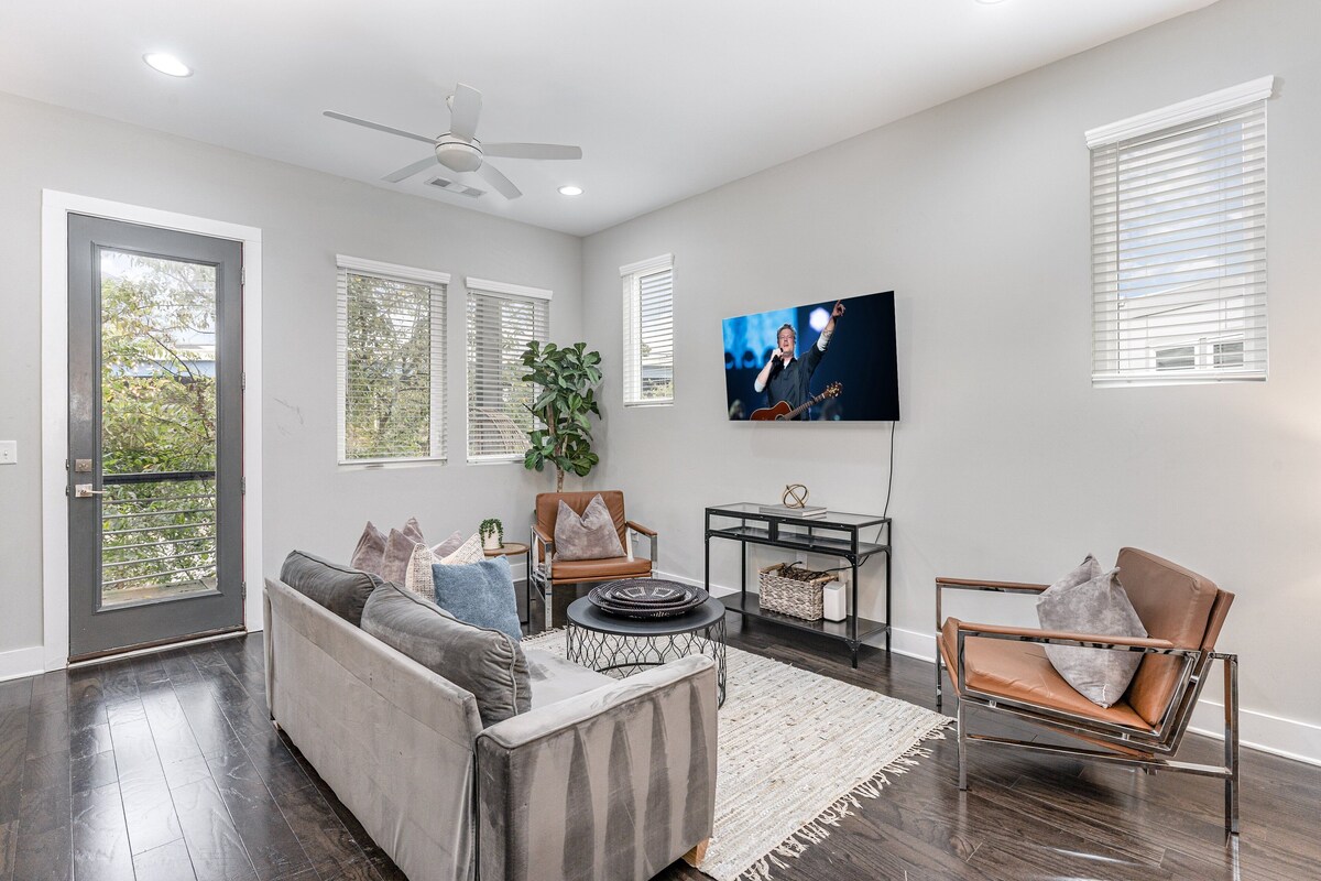 Cypress - Private Rooftop Patio - Mins to Broadway