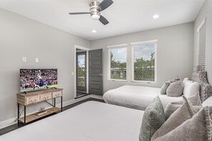 3 bedrooms, iron/ironing board, travel cot, free WiFi