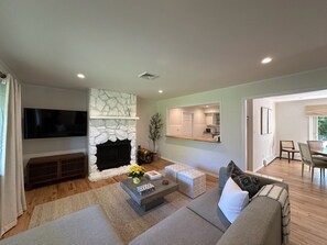 TV, fireplace