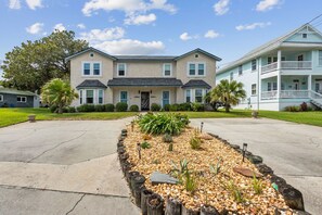 Exterior - 3BR 3BA Duplex, Steps to the Beach + Patio (Fernandina Beach)