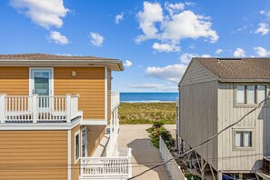 Exterior - 2BR Island Retreat w/Fenced Yard + Steps to Beach (Fernandina Beach)