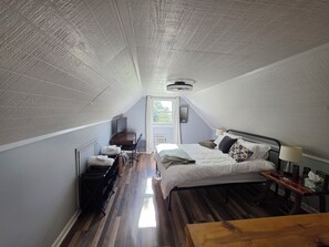 3 bedrooms, desk, free WiFi, bed sheets