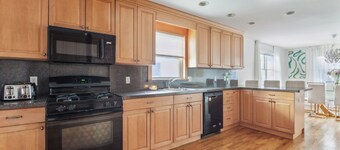 Luxury NY Home with Game Room & Free Parking