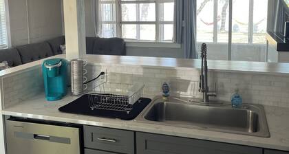 East Bay Bungalow Less Than 1 Mile to Tyndall AFB