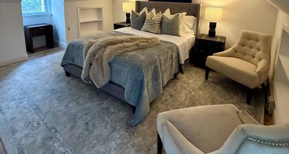 Stylish 4BR house near Stony Brook University & Hospital