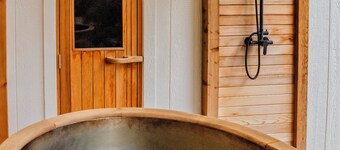 Peaceful Retreat Near Downtown Boulder – 1 Acre of Fun & Relaxation