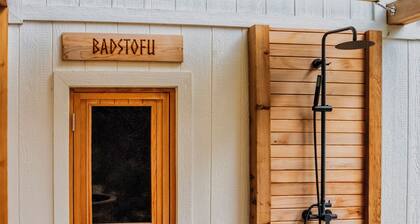 Peaceful Retreat Near Downtown Boulder – 1 Acre of Fun & Relaxation