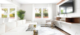 Luxury Designer Home near NYC + Free Parking