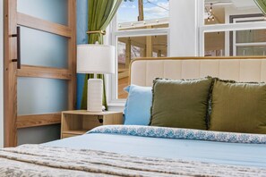 6 habitaciones, tabla de planchar con plancha, internet y ropa de cama 