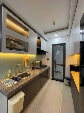 Condo, 2 Bedrooms, Balcony, Beach View | Private kitchen | Fridge, microwave, oven, stovetop