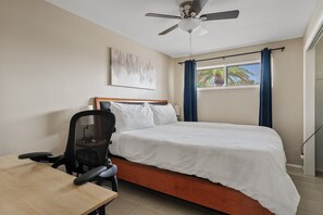 2 bedrooms, desk, iron/ironing board, WiFi