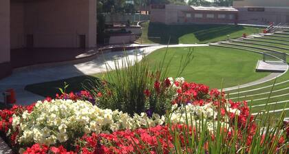 Clean Quiet Condo - Reliable AC - Downtown Mesa - Free Parking