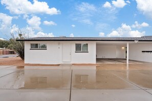 Exterior - Cozy Clean Apartment Downtown Mesa (Mesa)