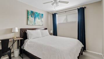 2 bedrooms, desk, iron/ironing board, WiFi