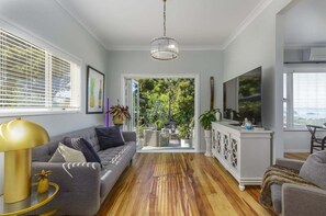 Living area - Palm Springs by Waiheke Pure (Waiheke Island)