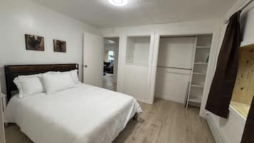 2 slaapkamers, een strijkplank/strijkijzer, gratis wifi, beddengoed