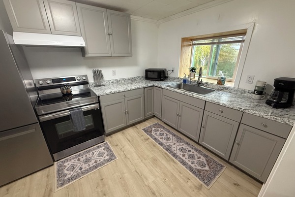 Microwave, oven, stovetop, coffee/tea maker