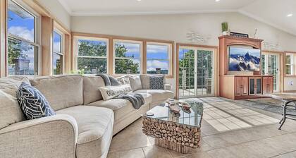 Morehead Retreat on 75 ft of East Lake Okoboji